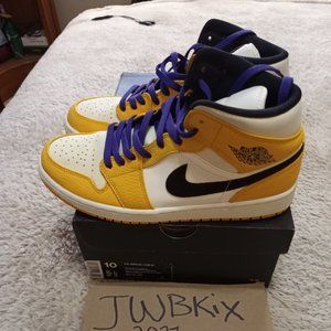 Jordan 1 mid lakers mens 10 vnds very rare pair